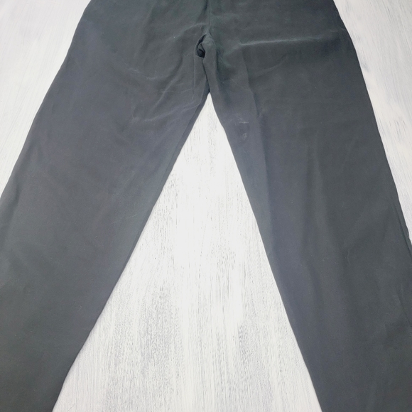 Sundance Zippered Pockets Black 100% Tencel Pleated Hem Size 6 Belt Loops EUC - Picture 3 of 8